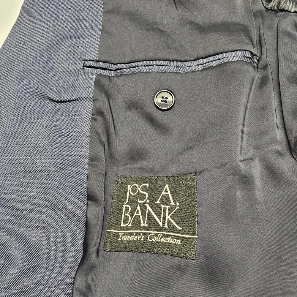Jos. A Bank Traveler's Collection Slim Fit Navy‎ Blazer 10% Wool 43R (40R) EUC
